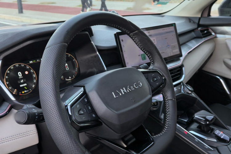 领克06 2023款 Remix 1.5T Shero中控内饰7006