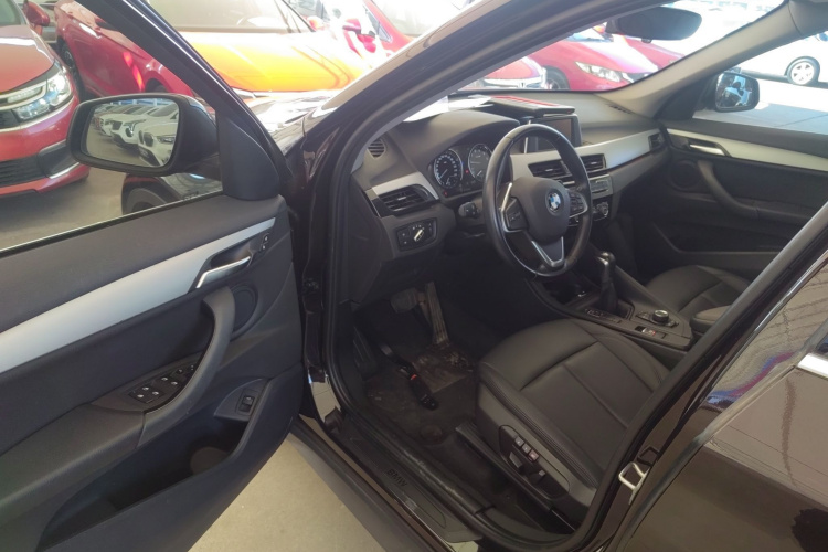 宝马X1 2018款 sDrive20Li 领先型中控内饰20