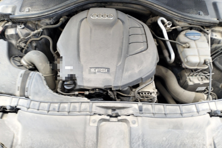 奥迪A6L 2018款 30周年年型 35 TFSI 时尚型局部细节24