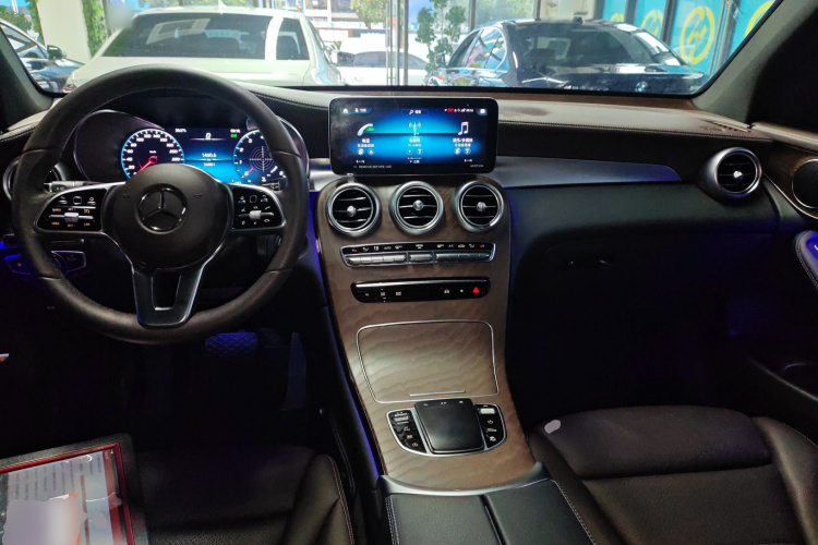奔驰GLC 2022款 改款二 GLC 260 L 4MATIC 豪华型中控内饰7002
