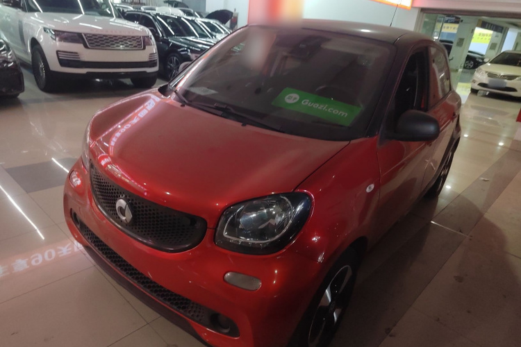 smart forfour 2018款 1.0L 52千瓦激情版车身外观1