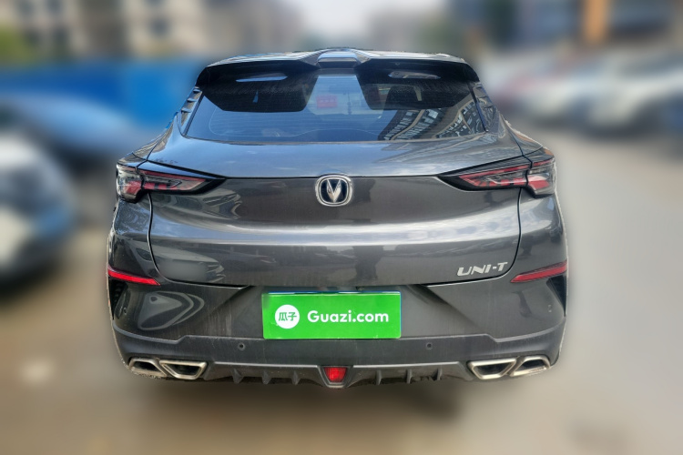 长安UNI-T 2020款 1.5T 尊贵型车身外观6004