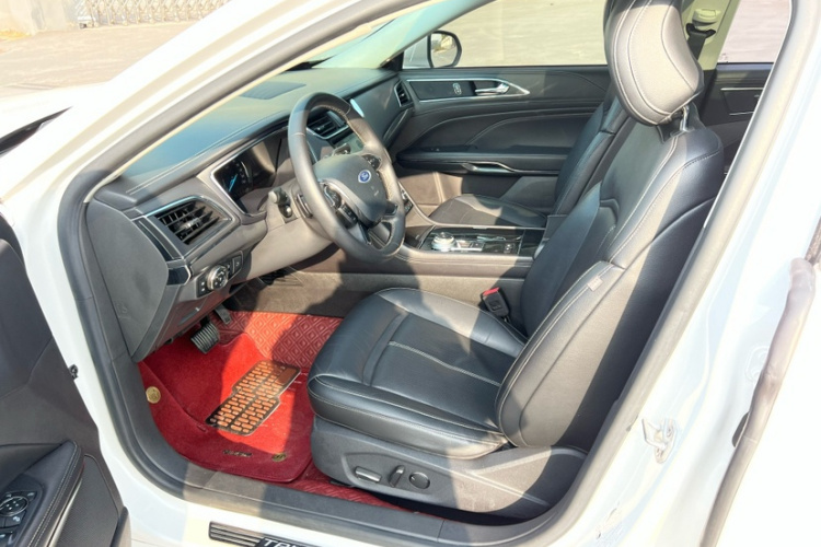 福特 金牛座 2017款 改款 EcoBoost 245 时尚型中控内饰7006