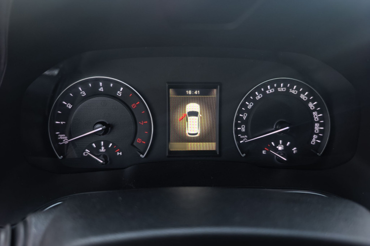 魏牌 VV5 2019款 1.5T 两驱颜先锋局部细节14