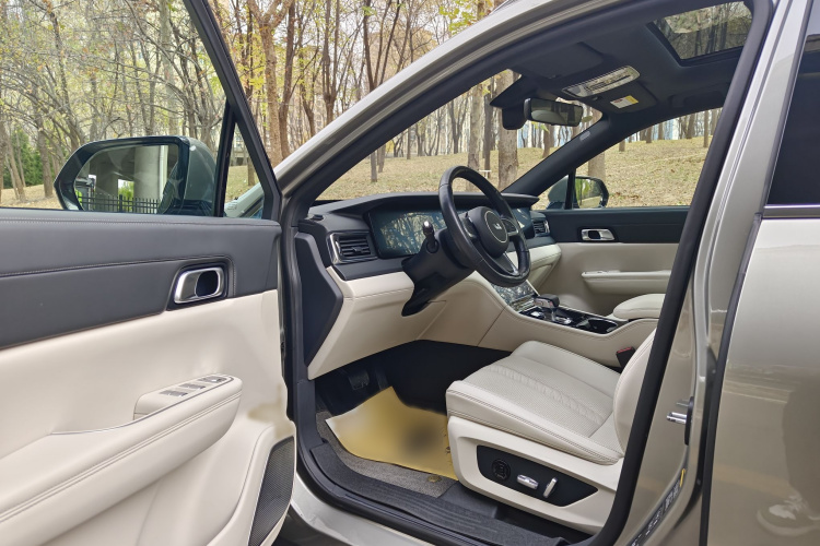 理想汽车 理想ONE 2020款 增程6座版中控内饰7001