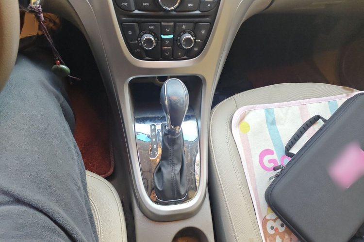 别克 英朗 2013款 GT 1.6L 自动时尚版局部细节18