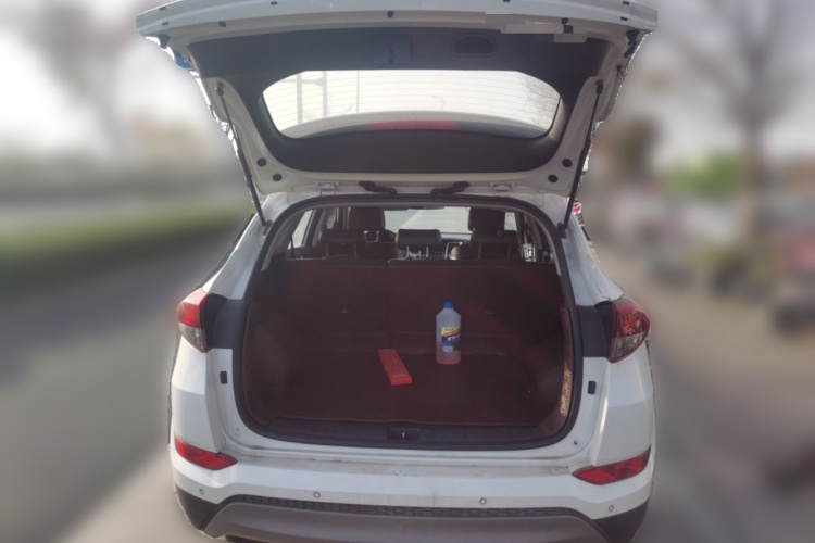 现代 途胜 2018款 1.6T 双离合两驱15周年特别版局部细节23