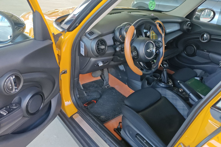 MINI 2015款 1.5T COOPER Fun 五门版中控内饰20