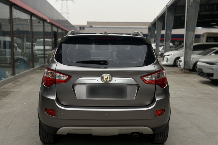 长安CS35 2016款 1.6L 自动豪华型 国V车身外观6007