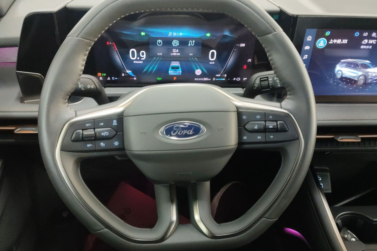 福特 2023款 锐界L 2.0T EcoBoost 四驱七座至尊型局部细节13