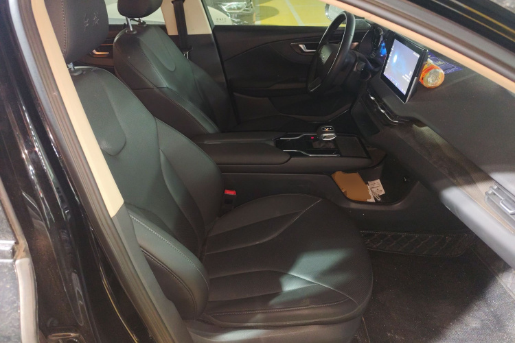 红旗E-QM5 2023款 改款 基础出行版局部细节41