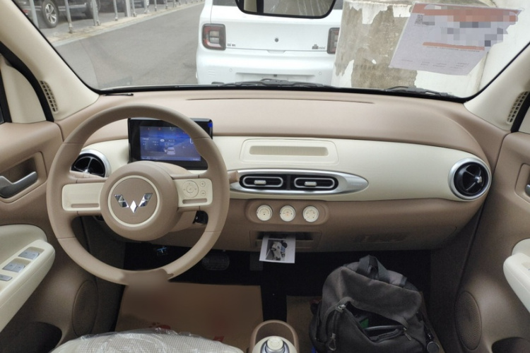 五菱汽车 宏光MINIEV 2025款 四门版 进阶款中控内饰7001