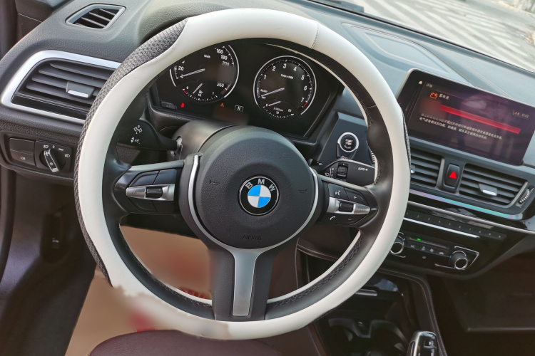 宝马1系 2020款 120i M运动套装局部细节13