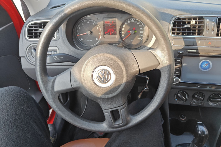 大众 Polo 2013款 1.6L 自动舒适版中控内饰13