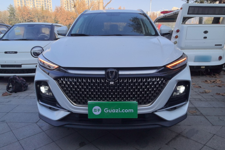 长安X7 PLUS 2024款 1.5T 自动尊耀型 7座车身外观2