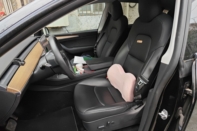 特斯拉 Model Y 2021款 标准续航后驱版中控内饰19