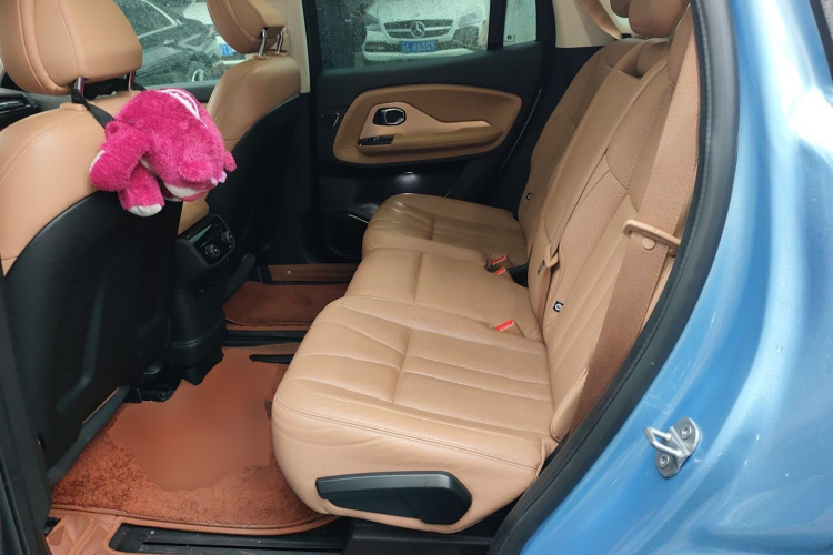 蔚来ES8 2018款 355KM 基准版 七座版中控内饰7004