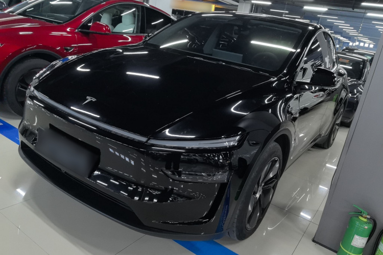 特斯拉 Model Y 2025款 后轮驱动版车身外观1