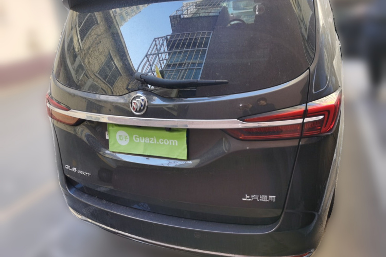 别克GL8 2021款 陆上公务舱 652T 豪华型车身外观6