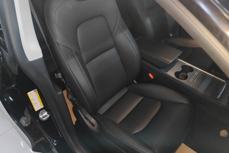 特斯拉 Model Y 2022款 改款 后轮驱动版局部细节41