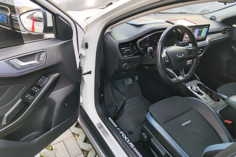 福特 福克斯 2021款 猎装版 EcoBoost 180 自动猎潮型中控内饰20