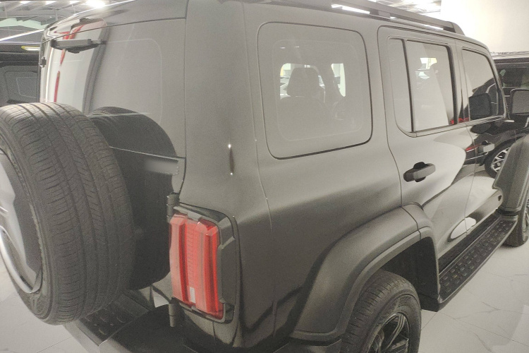 坦克300 2021款 越野版 2.0T 征服者车身外观6003