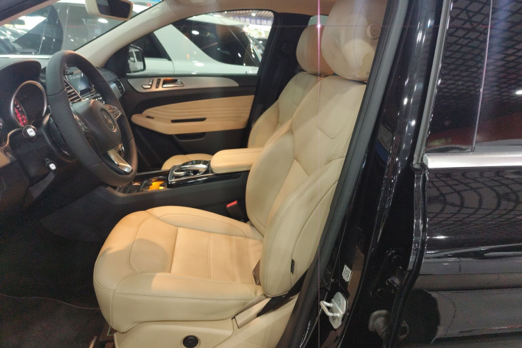 奔驰GLE轿跑 2015款 GLE 400 4MATIC 轿跑SUV局部细节19