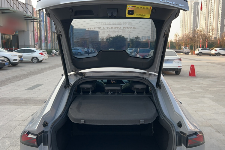 长安UNI-V 2022款 1.5T 运动版局部细节23
