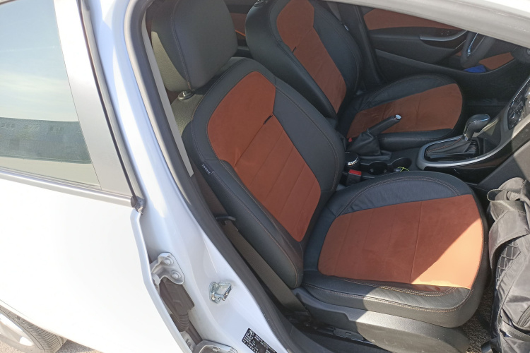 别克 英朗 2014款 XT 1.6T 自动时尚运动版局部细节41