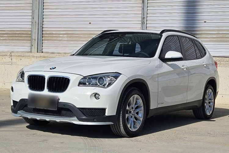 宝马X1 2014款 sDrive18i 领先型车身外观1