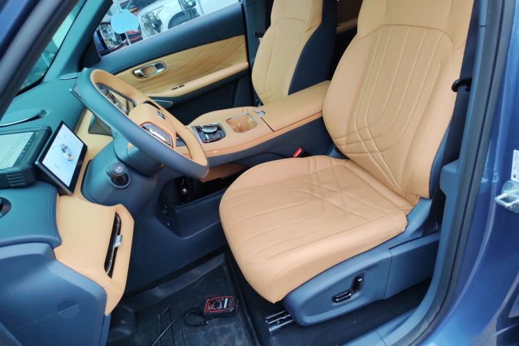 吉利银河 银河星舰7 EM-i 2025款 120km 领航版中控内饰19