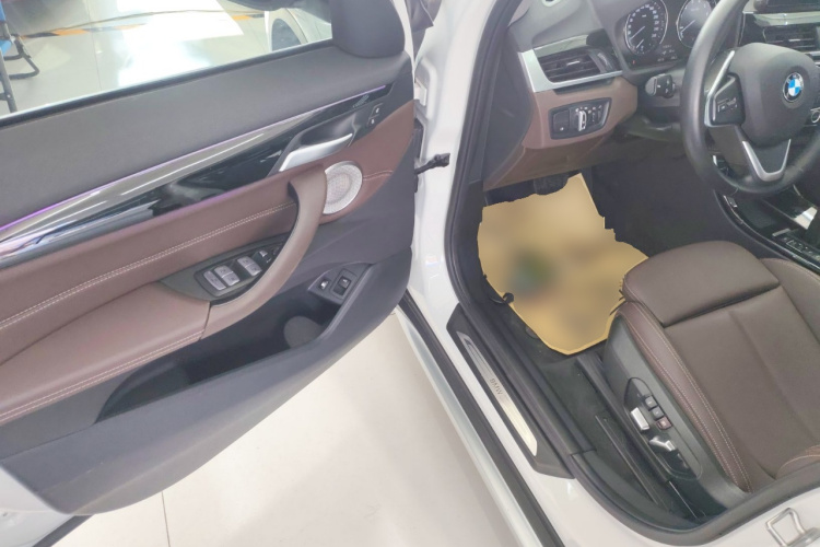 宝马X1新能源 2021款 xDrive30Le 尊享型中控内饰20