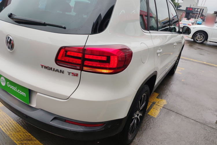 大众 途观 2015款 1.8TSI 自动两驱豪华型车身外观9