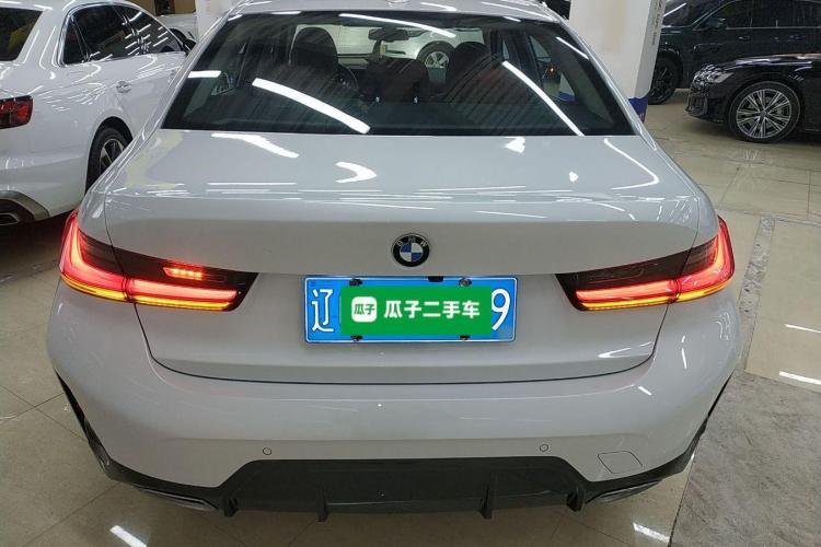 宝马3系 2023款 320Li M运动套装车身外观6