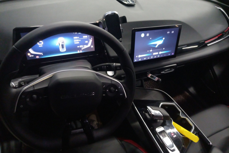 北京汽车 魔方 2023款 1.5T DCT青春版中控内饰12