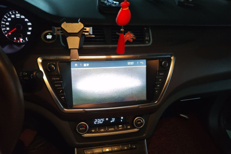 陆风X7 2015款 2.0T 全景尊贵版局部细节16