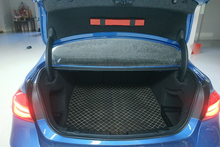 宝马3系 2019款 320Li M运动套装局部细节23