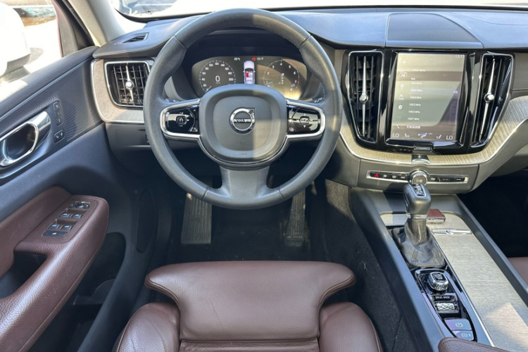 沃尔沃XC60 2020款 T5 四驱智远豪华版中控内饰7004