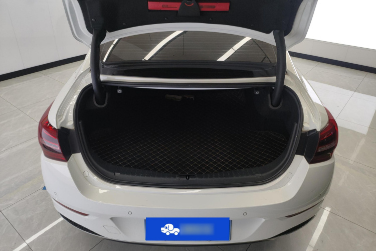 红旗H5 2022款 经典款 1.5T DCT旗韵版机舱底盘23