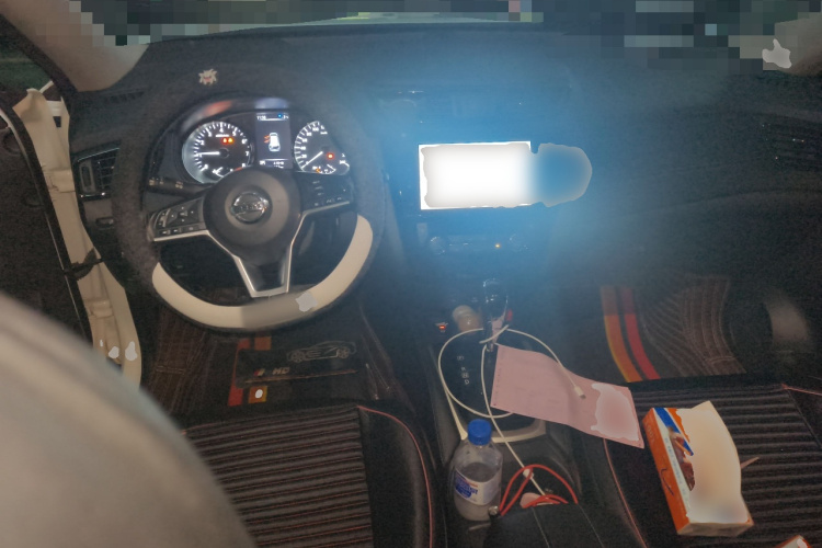 日产 奇骏 2019款 2.0L CVT智联舒适版 2WD中控内饰12