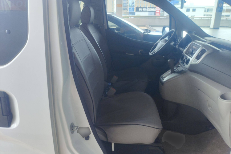 日产NV200 2016款 改款 1.6L CVT尊享型局部细节41