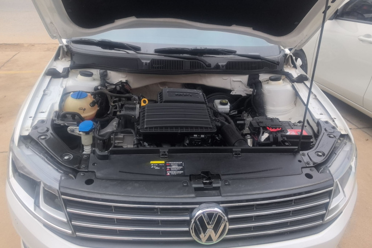 大众 朗逸 2017款 1.6L 自动舒适版机舱底盘24