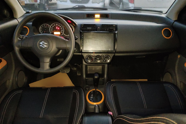 铃木 雨燕 2016款 1.5L 自动时尚型酷玩版中控内饰7002