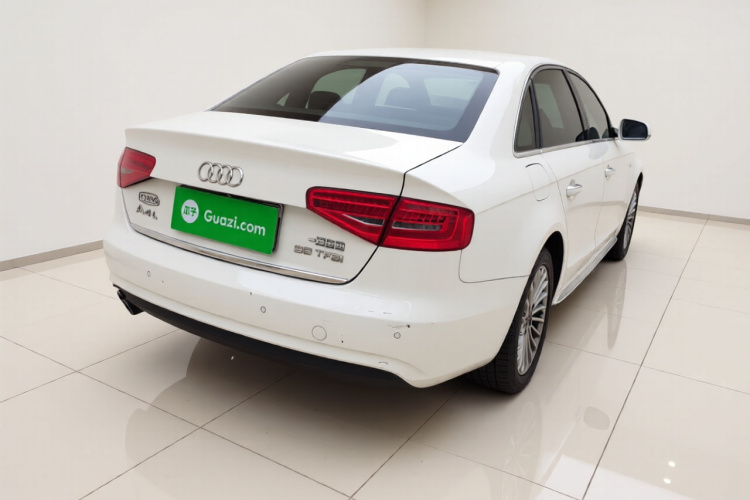 奥迪A4L 2016款 35 TFSI 自动舒适型车身外观7