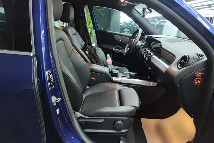 奔驰GLB 2020款 GLB 180 时尚型局部细节41