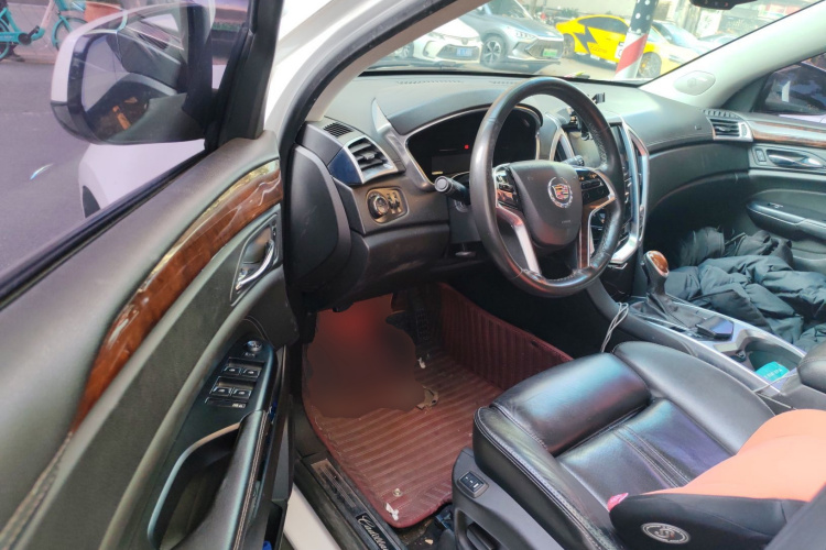 凯迪拉克SRX 2014款 3.0L 精英型中控内饰20