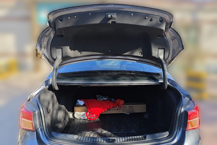 别克 威朗 2017款 三厢 20T 双离合领先型中控内饰23