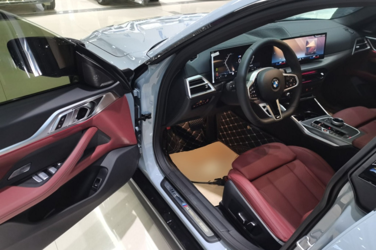 宝马4系 2024款 430i Gran Coupe M运动曜夜套装中控内饰20