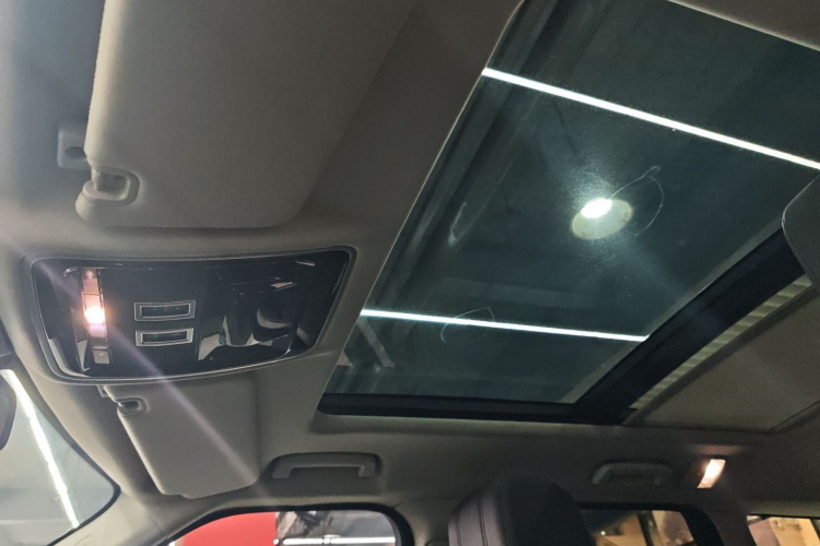 路虎 揽胜运动版 2014款 3.0 SC V6 HSE局部细节9003