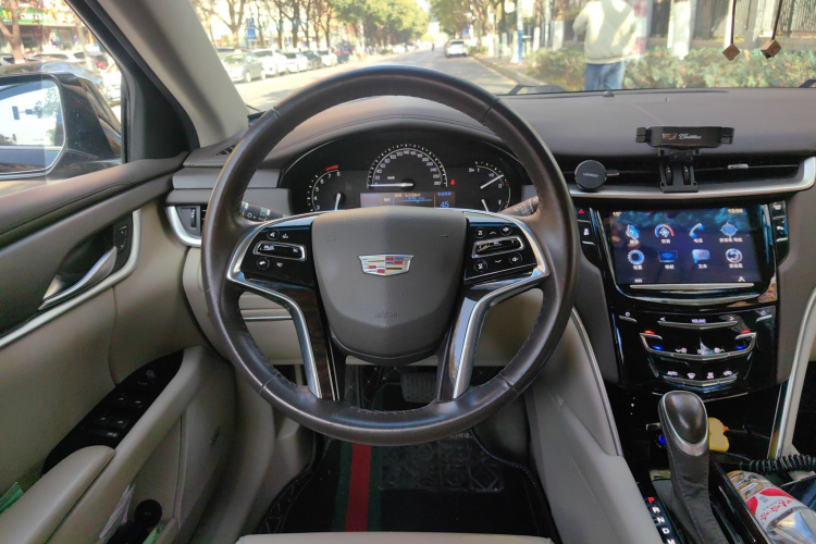 凯迪拉克XTS 2016款 28T 技术型中控内饰13